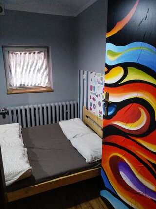 Хостелы Jopi Hostel Katowice Centrum Катовице Небольшой одноместный номер-1